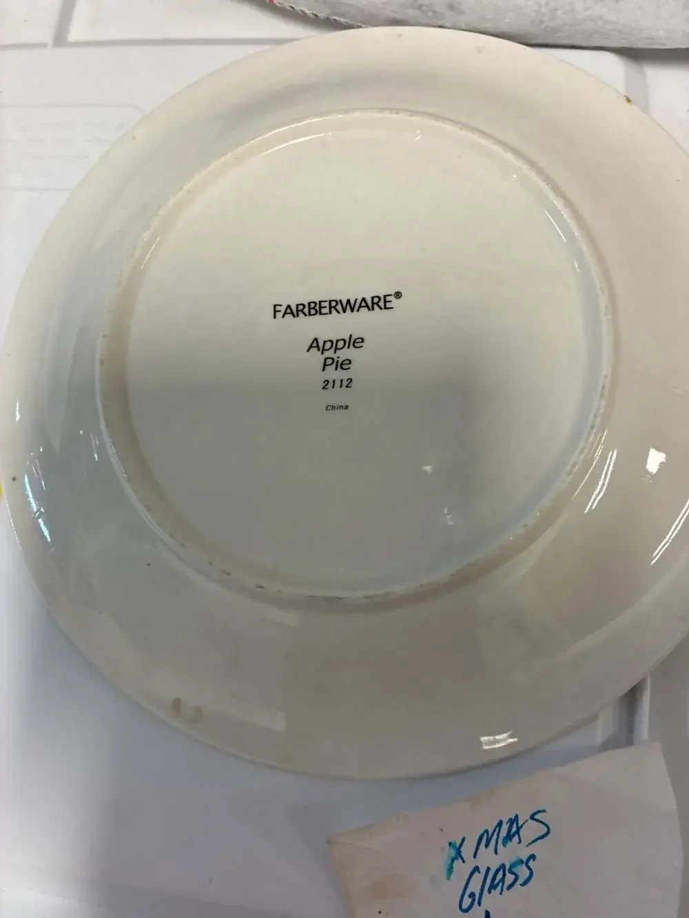 FARBERWARE Apple Pie 2112 China Apple and Pink Floral Rim Bowl Plate